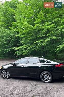 Седан Ford Fusion 2017 в 