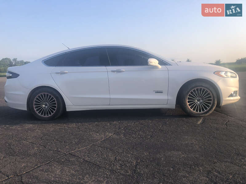 Седан Ford Fusion 2016 в Виннице
