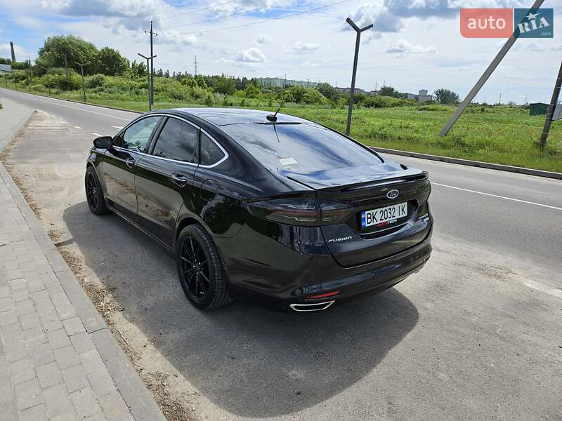 Седан Ford Fusion 2016 в Гоще