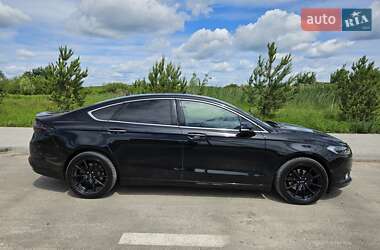 Седан Ford Fusion 2016 в 