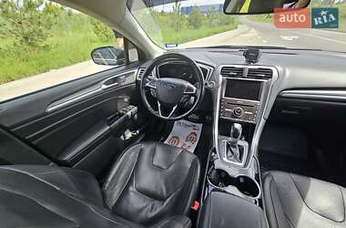 Седан Ford Fusion 2016 в 