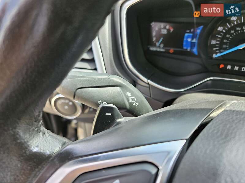 Седан Ford Fusion 2016 в Гоще
