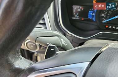 Седан Ford Fusion 2016 в 