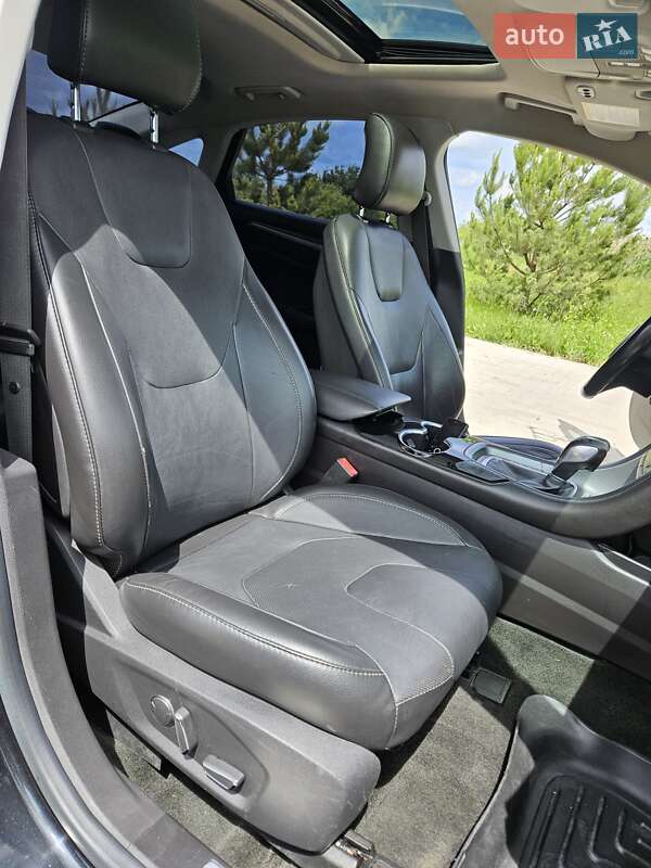 Седан Ford Fusion 2016 в Гоще