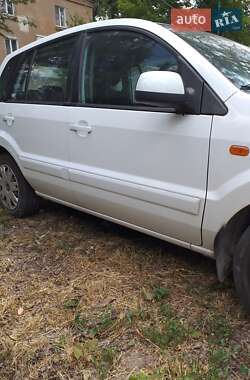 Хэтчбек Ford Fusion 2010 в 