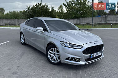 Седан Ford Fusion 2016 в 