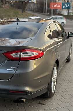 Седан Ford Fusion 2014 в 