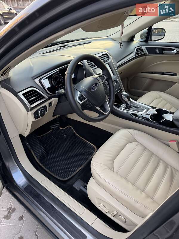 Седан Ford Fusion 2014 в Ровно