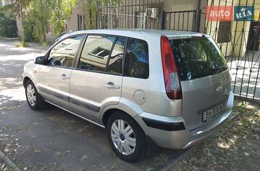 Хэтчбек Ford Fusion 2006 в 