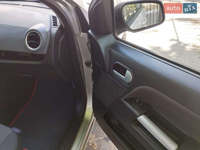 Хэтчбек Ford Fusion 2006 в Черноморске фото 33 Хэтчбек Ford Fusion 2006 в Черноморске