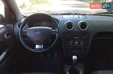 Хэтчбек Ford Fusion 2006 в 
