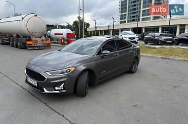 Седан Ford Fusion 2019 в 