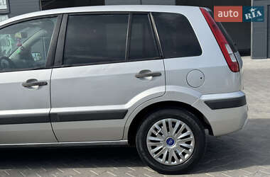 Хэтчбек Ford Fusion 2008 в 