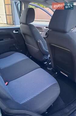 Хэтчбек Ford Fusion 2006 в 