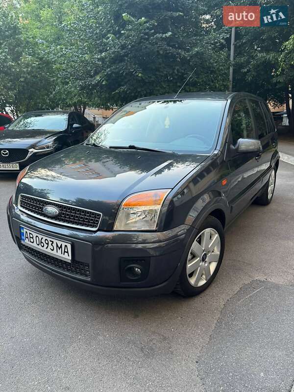 Хэтчбек Ford Fusion 2006 в 