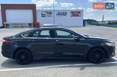 Седан Ford Fusion 2013 в 