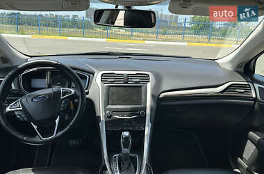 Седан Ford Fusion 2013 в 