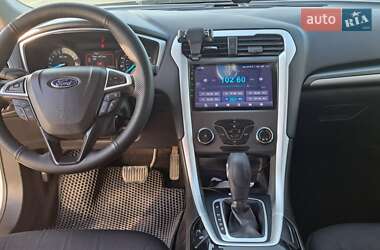 Седан Ford Fusion 2014 в 