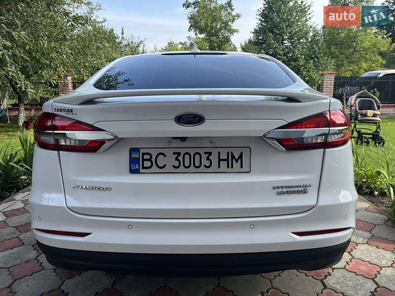 Седан Ford Fusion 2018 в Львові