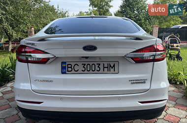Седан Ford Fusion 2018 в 