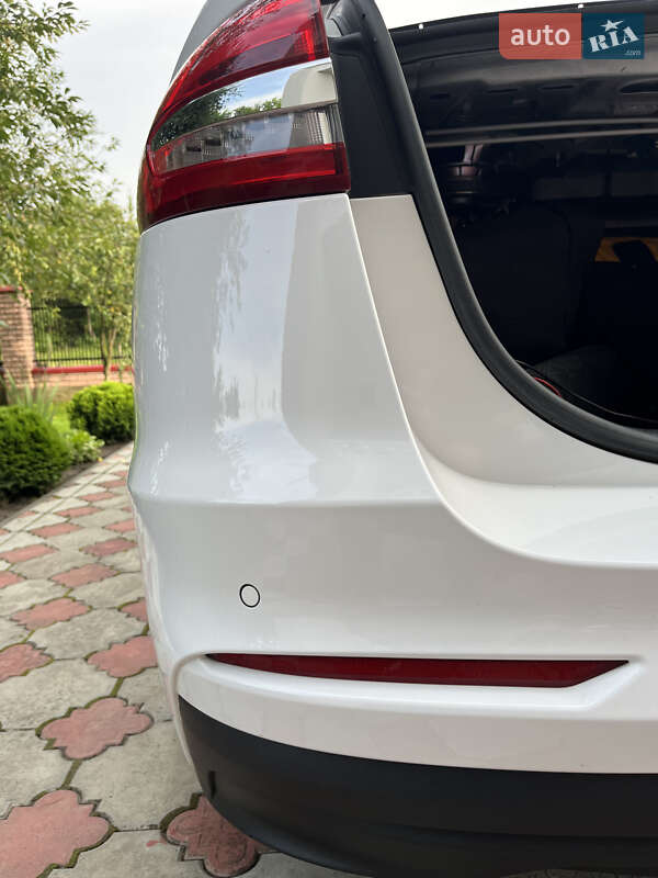 Седан Ford Fusion 2018 в Львові