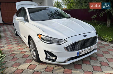Седан Ford Fusion 2018 в 