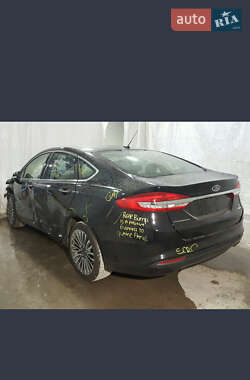 Седан Ford Fusion 2017 в 