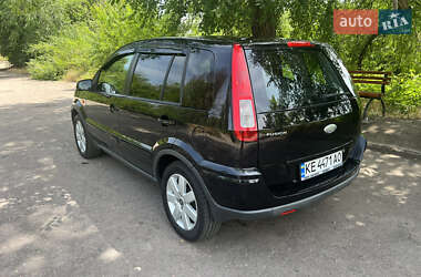Хэтчбек Ford Fusion 2005 в 