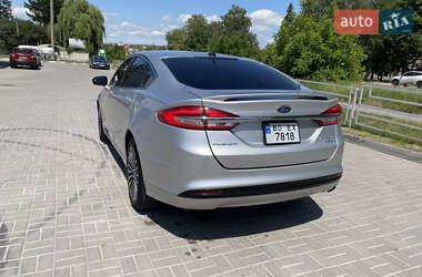 Седан Ford Fusion 2016 в 