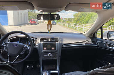 Седан Ford Fusion 2016 в 