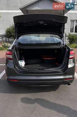 Седан Ford Fusion 2017 в 