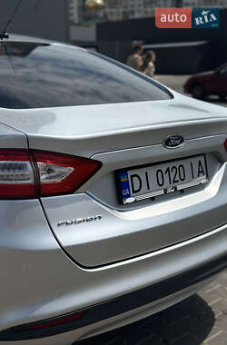 Седан Ford Fusion 2014 в 