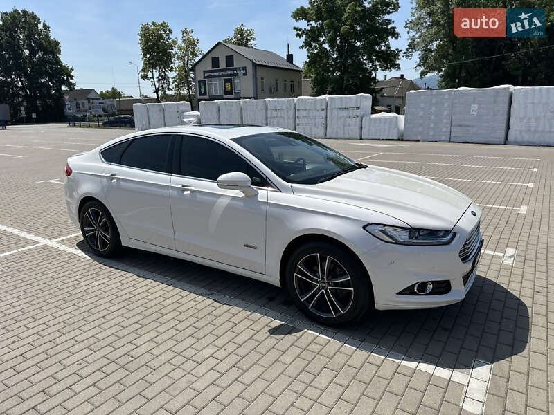 Седан Ford Fusion 2013 в Хусте
