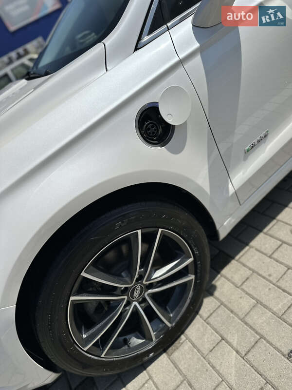 Седан Ford Fusion 2013 в Хусте