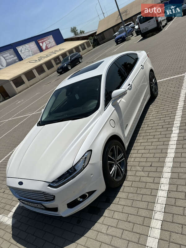 Седан Ford Fusion 2013 в Хусте