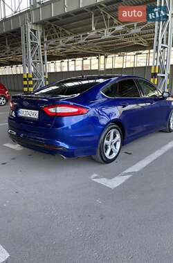 Седан Ford Fusion 2015 в 