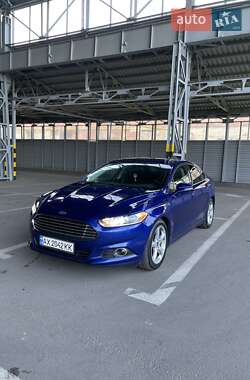 Седан Ford Fusion 2015 в 