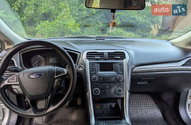 Седан Ford Fusion 2016 в 