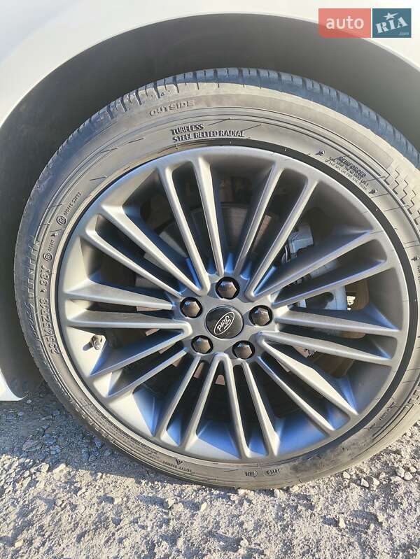 Седан Ford Fusion 2015 в Виннице
