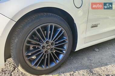 Седан Ford Fusion 2015 в 