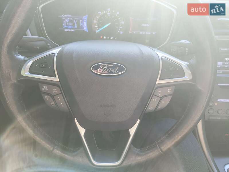 Седан Ford Fusion 2015 в Виннице