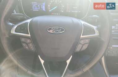 Седан Ford Fusion 2015 в 
