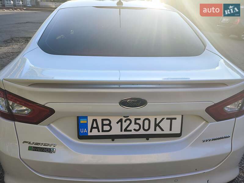 Седан Ford Fusion 2015 в Виннице