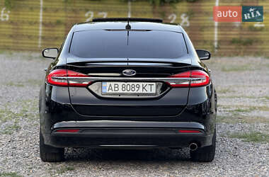 Седан Ford Fusion 2016 в 