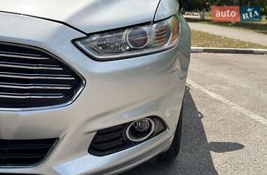 Седан Ford Fusion 2016 в 