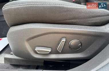 Седан Ford Fusion 2016 в 