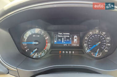 Седан Ford Fusion 2013 в 