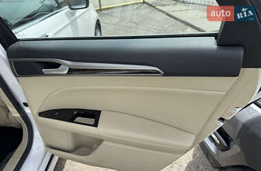 Седан Ford Fusion 2012 в 