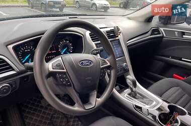 Седан Ford Fusion 2015 в 