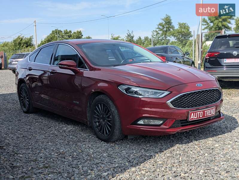Седан Ford Fusion 2016 в Львове